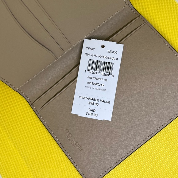 NWT Coach Passport Carrier - Picture 5 of 5
